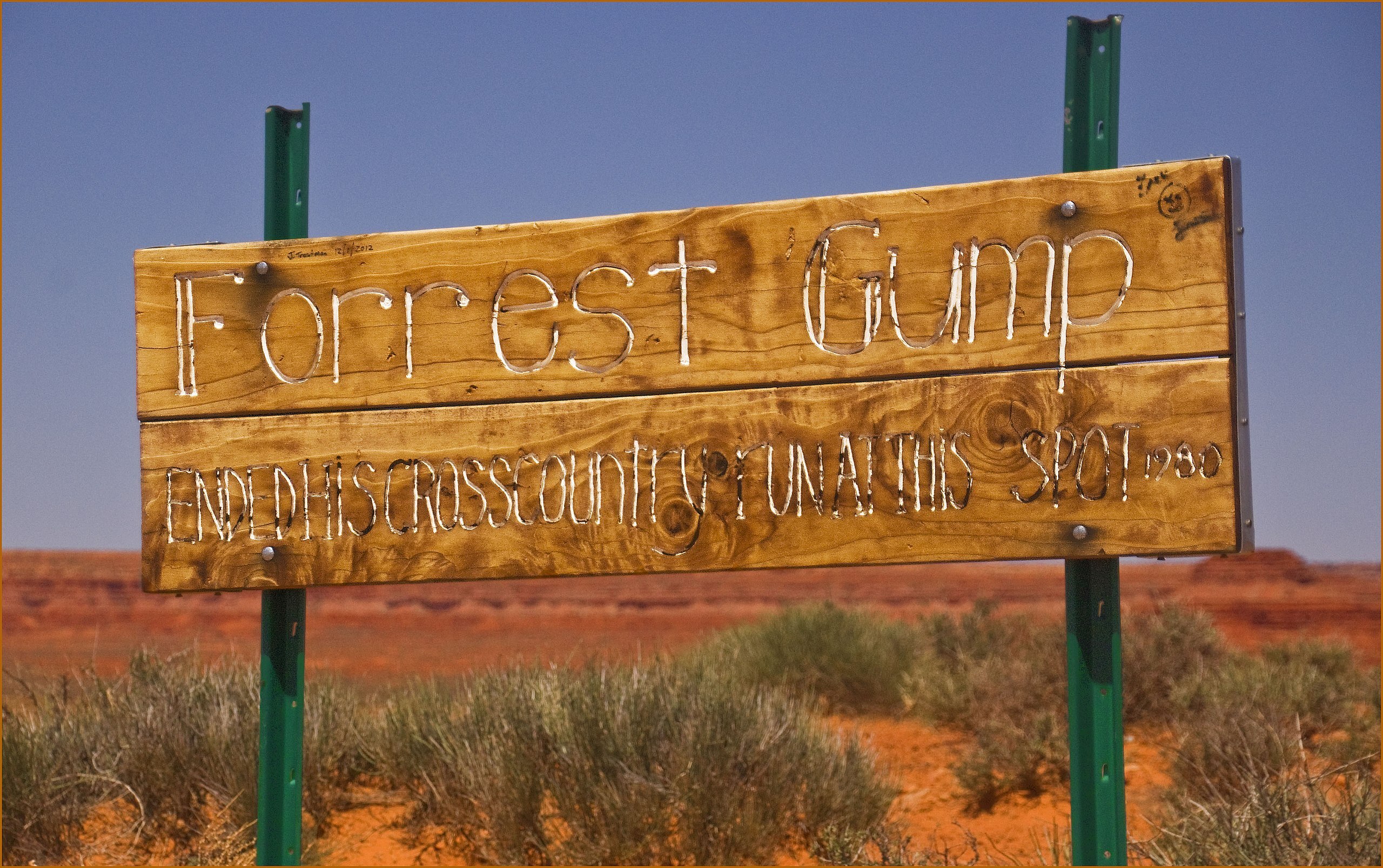 Forrest_Gump_Ended_His_Cross-Country_Run_At_This_Spot_-_Monument_Valley_(9650045144)